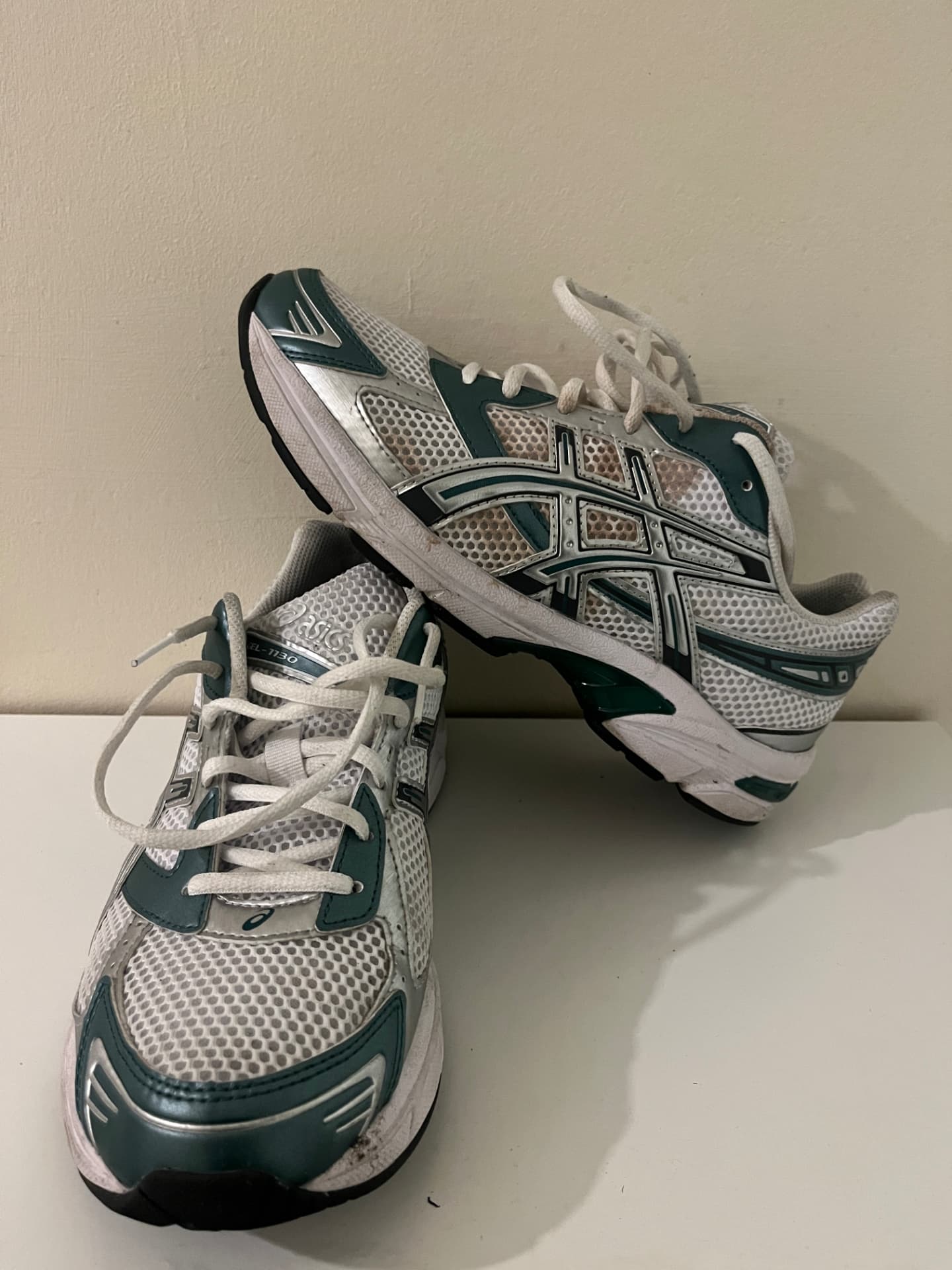 Asics Gel-1130 before cleaning
